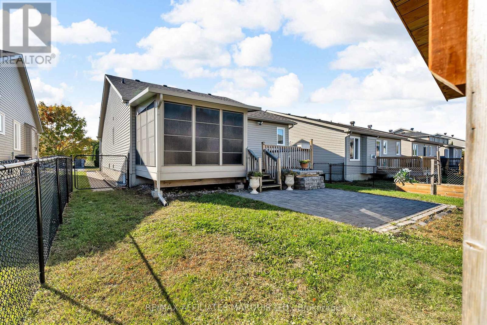 87 Sunset Boulevard, Cornwall, Ontario  K6H 7M3 - Photo 37 - X12469212