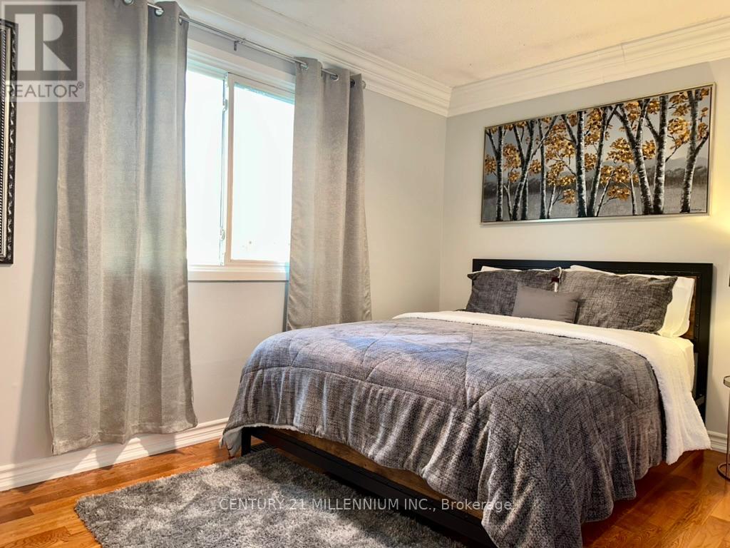 Upper - 149 Manitou Crescent, Brampton, Ontario  L6S 2Z6 - Photo 6 - W12469070