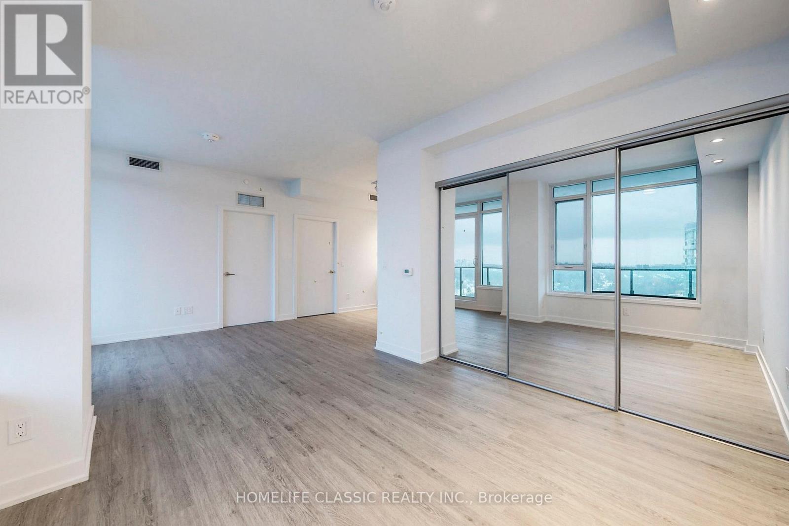 2902 - 1928 Lake Shore Boulevard W, Toronto, Ontario  M6S 1A1 - Photo 6 - W12469080