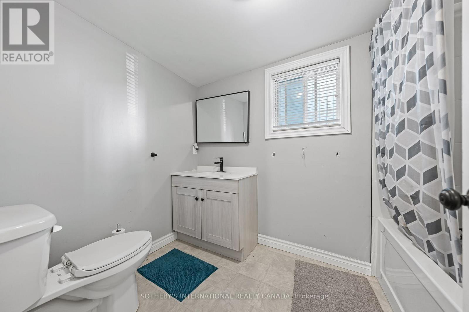 15 Grantham Avenue, Cambridge, Ontario  N1R 4V3 - Photo 21 - X12469082
