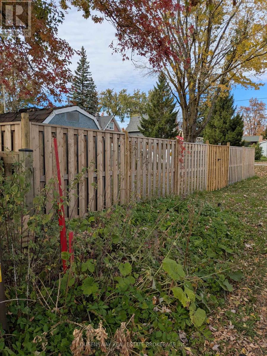 115 Centre Street, Shelburne, Ontario  L0N 1S4 - Photo 6 - X12469097