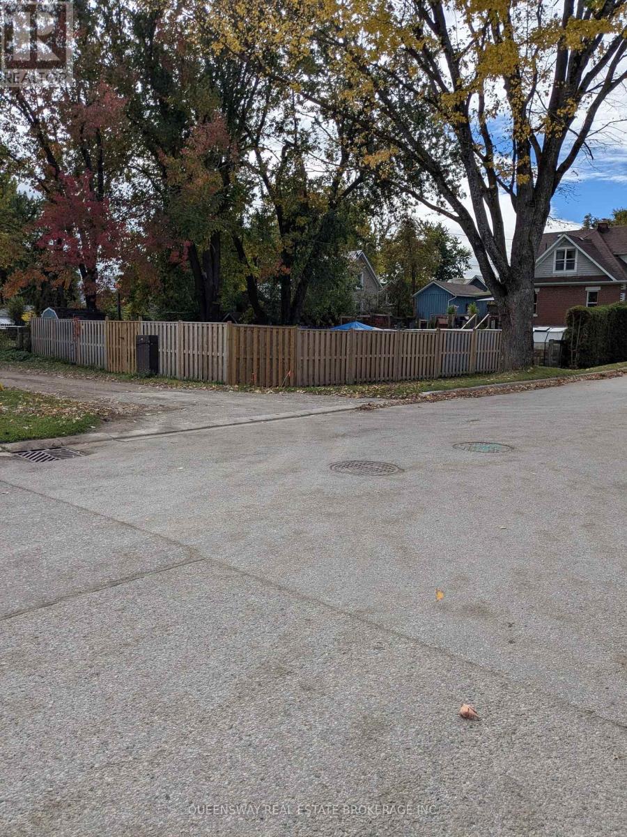 115 Centre Street, Shelburne, Ontario  L0N 1S4 - Photo 7 - X12469097