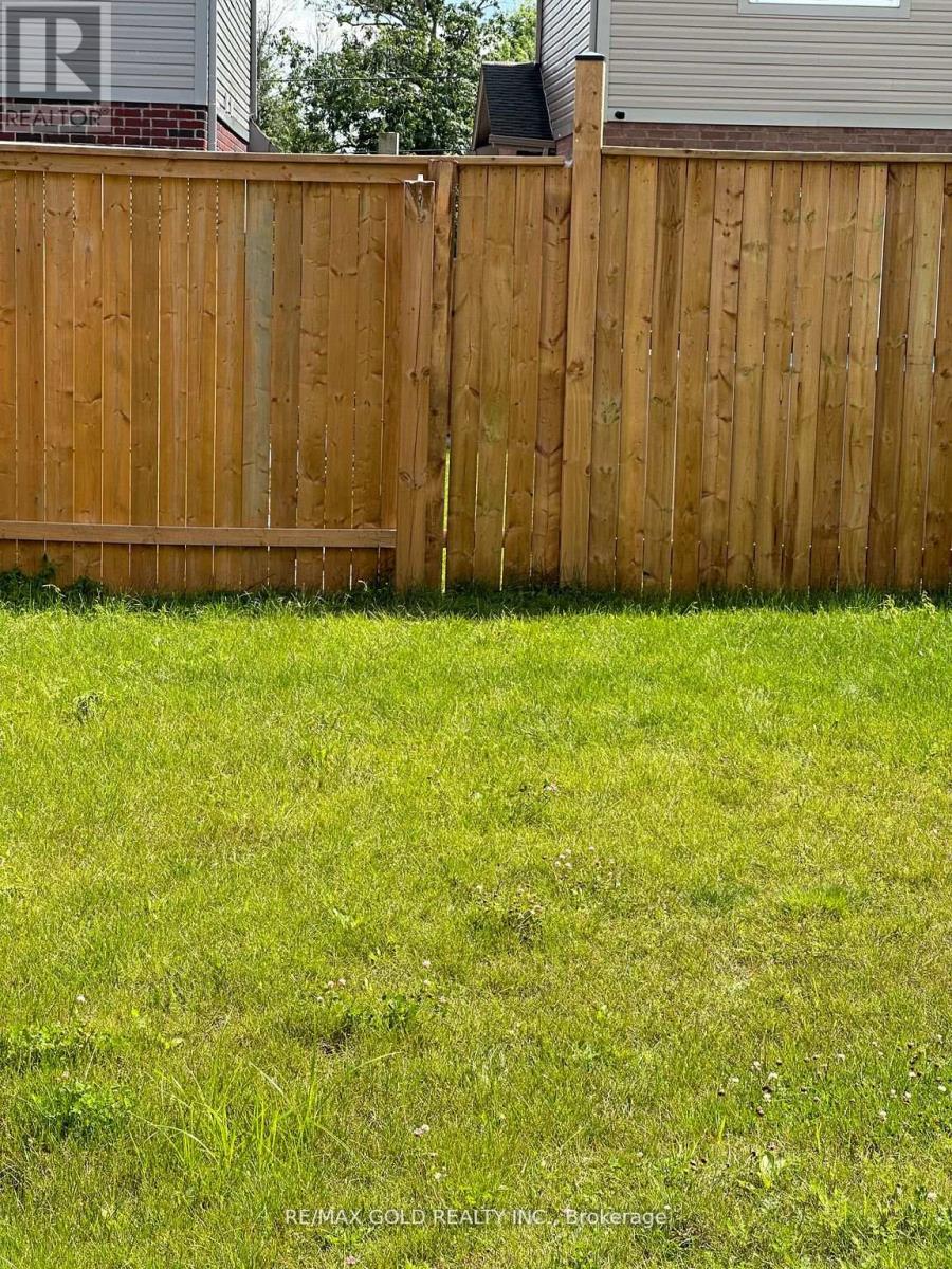 9525 Tallgrass Avenue, Niagara Falls, Ontario  L2G 0Y2 - Photo 14 - X12469119