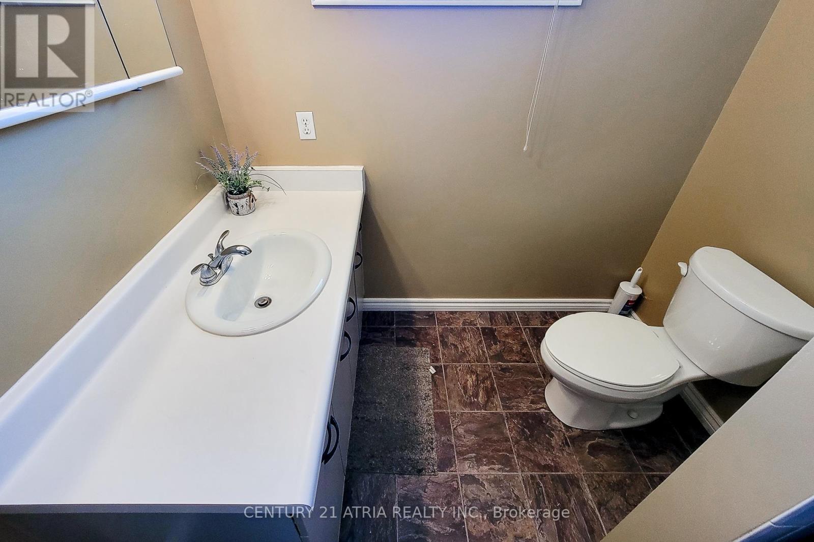 20 Ravine Road, St. Catharines, Ontario  L2P 3A7 - Photo 17 - X12469127