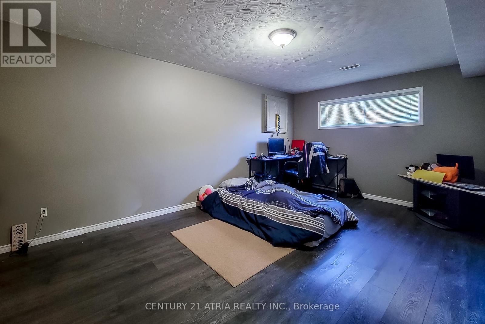 20 Ravine Road, St. Catharines, Ontario  L2P 3A7 - Photo 23 - X12469127