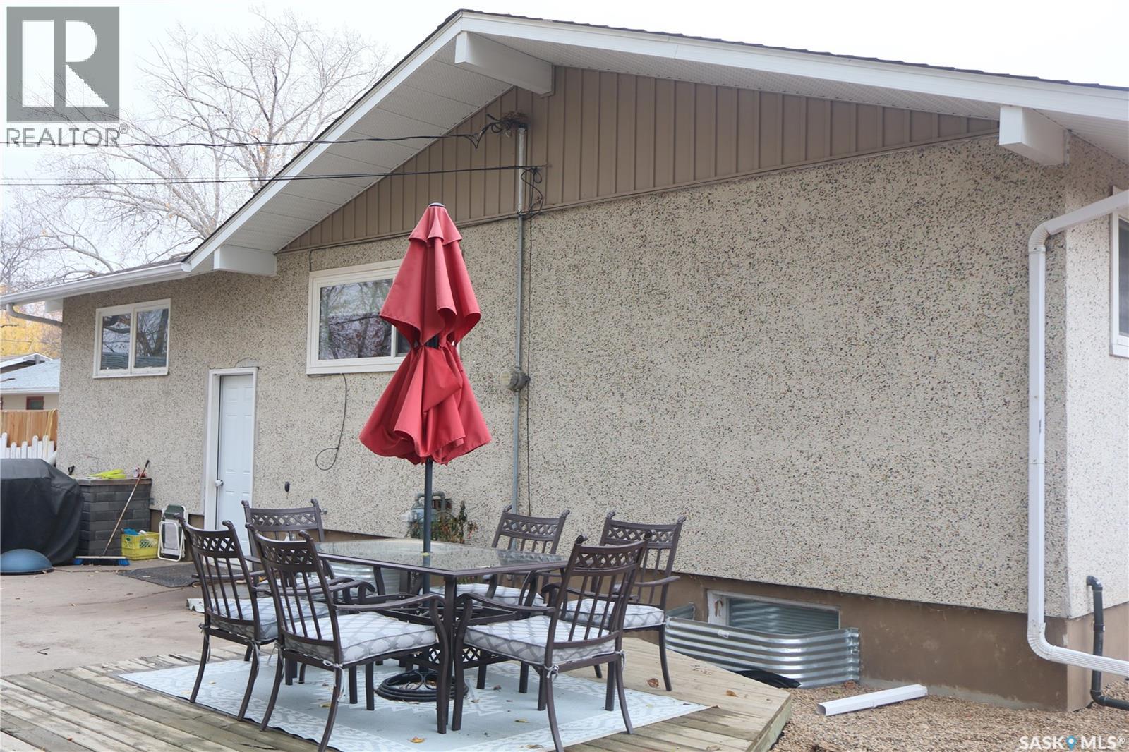 107 Empire Place, Assiniboia, Saskatchewan  S0H 0B0 - Photo 36 - SK021151