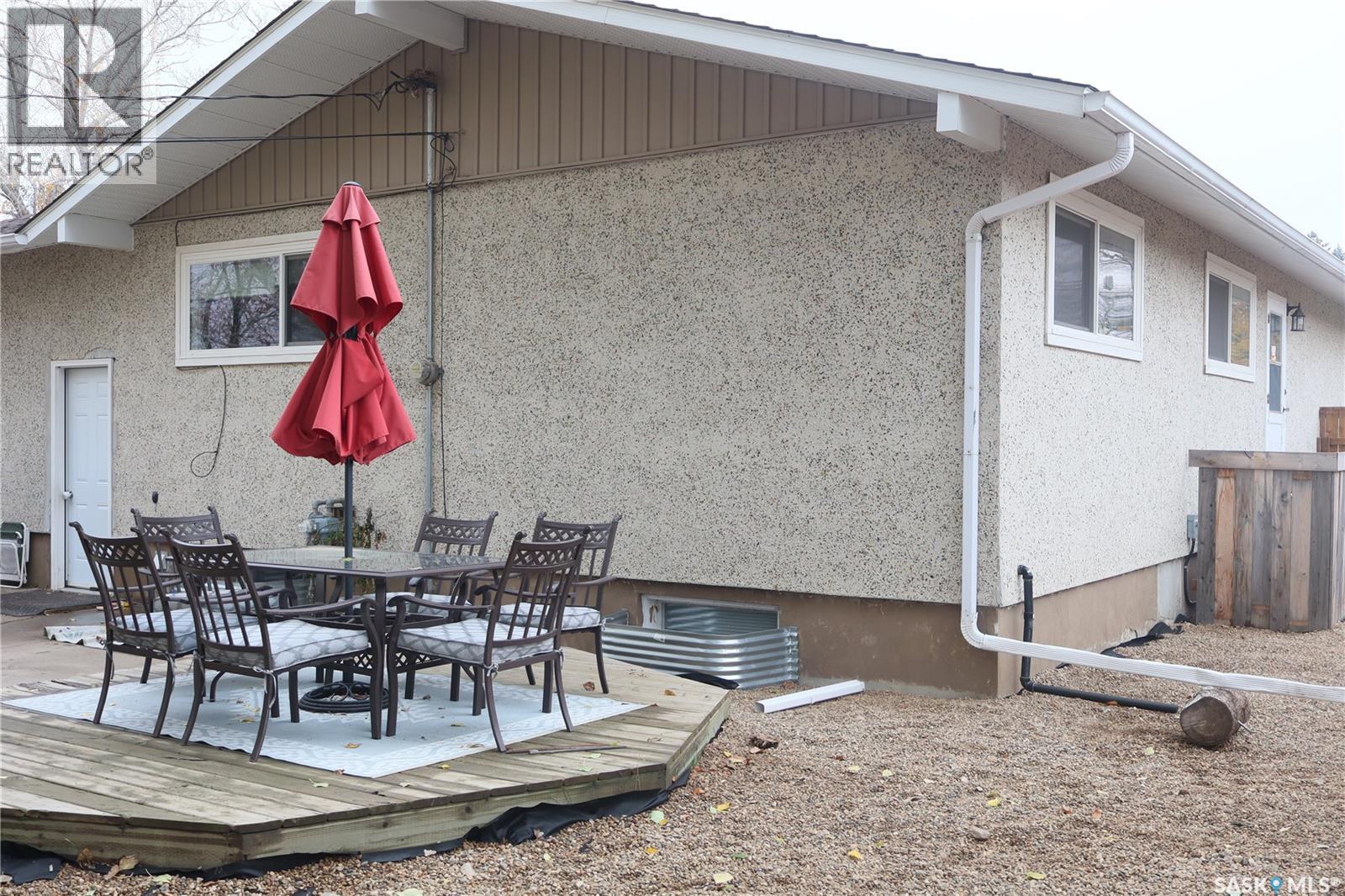 107 Empire Place, Assiniboia, Saskatchewan  S0H 0B0 - Photo 37 - SK021151