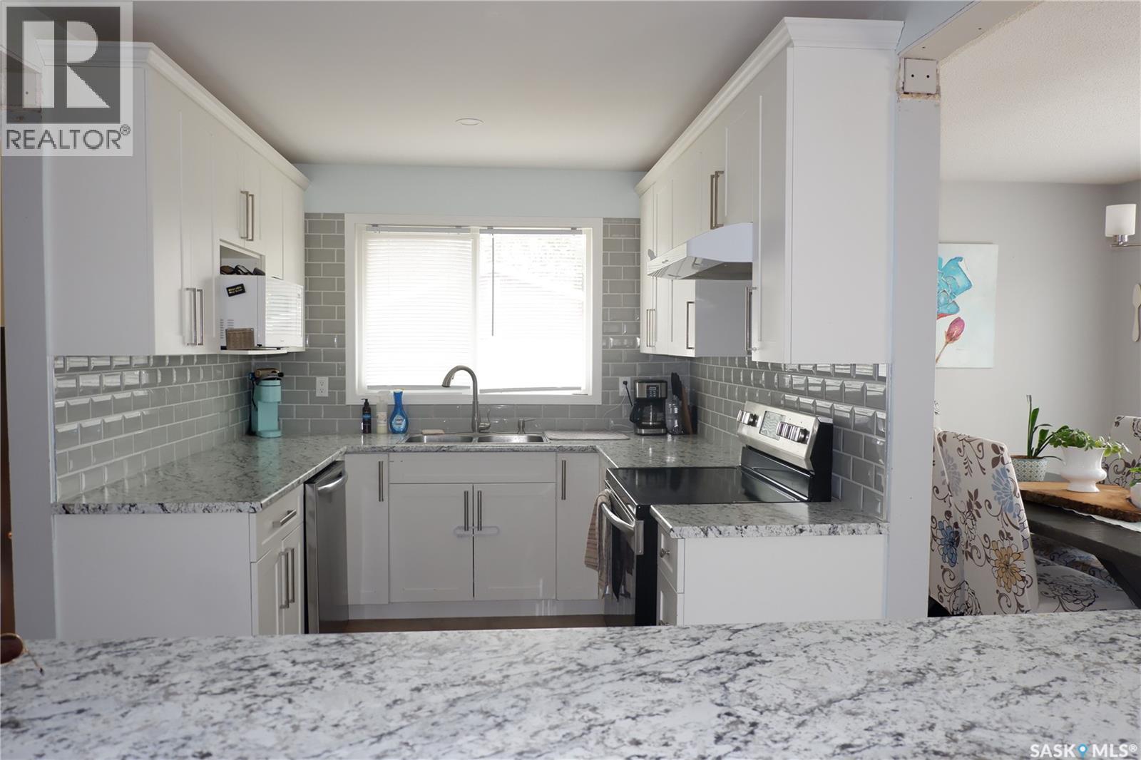 107 Empire Place, Assiniboia, Saskatchewan  S0H 0B0 - Photo 5 - SK021151