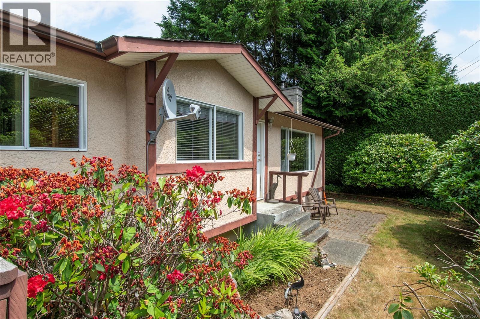 880 Pinecrest Rd, Campbell River, British Columbia  V9W 3P3 - Photo 1 - 1017593