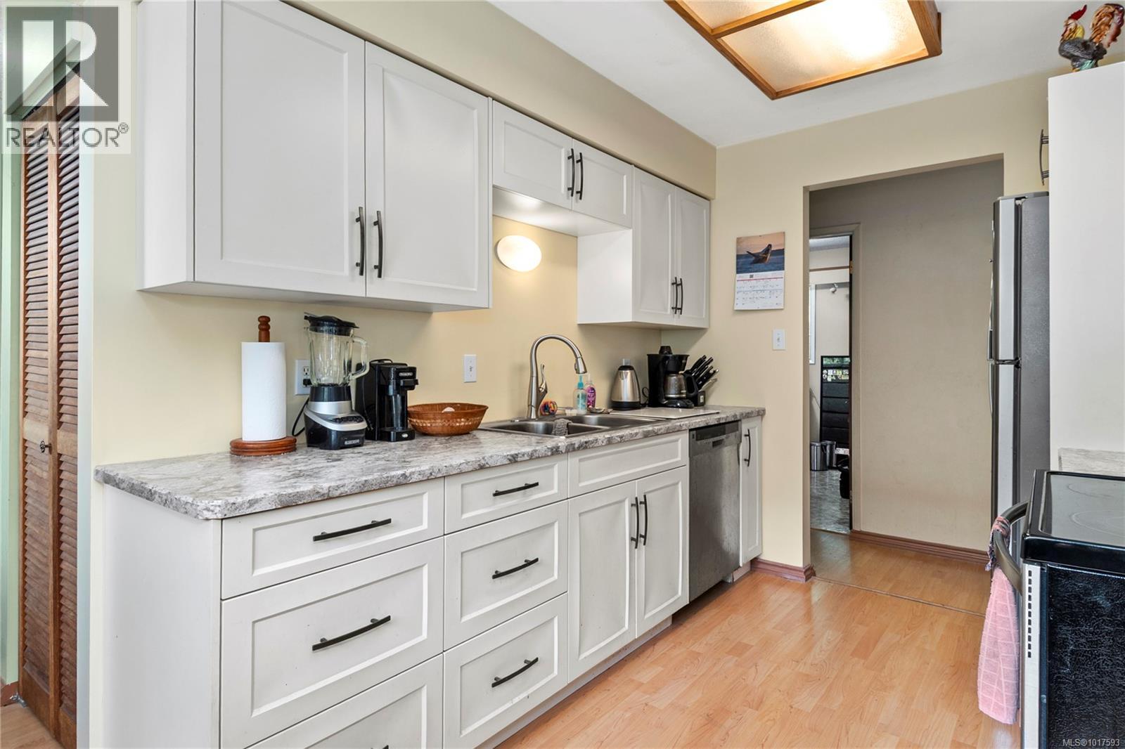 880 Pinecrest Rd, Campbell River, British Columbia  V9W 3P3 - Photo 2 - 1017593