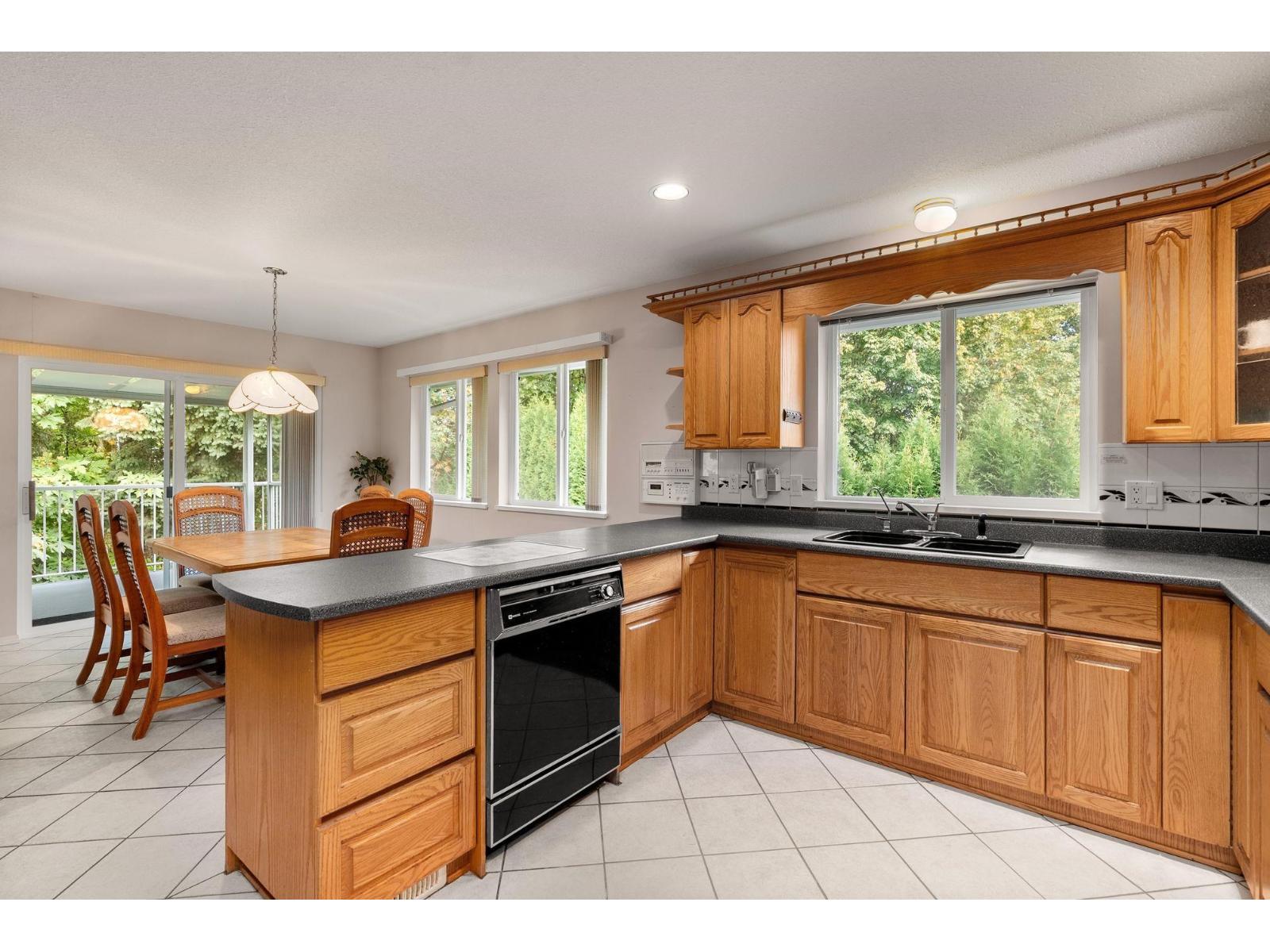 3333 Firhill Drive, Abbotsford, British Columbia  V2T 5L4 - Photo 9 - R3059507