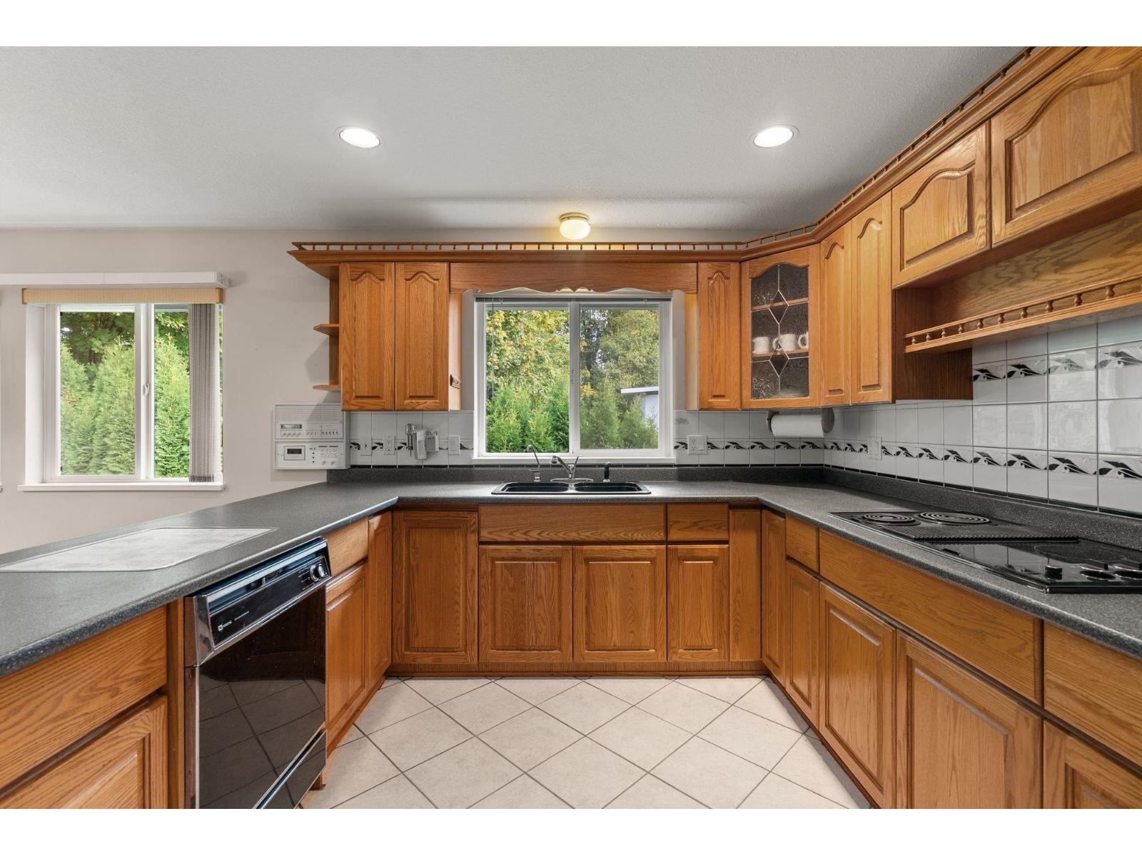 3333 Firhill Drive, Abbotsford, British Columbia  V2T 5L4 - Photo 8 - R3059507