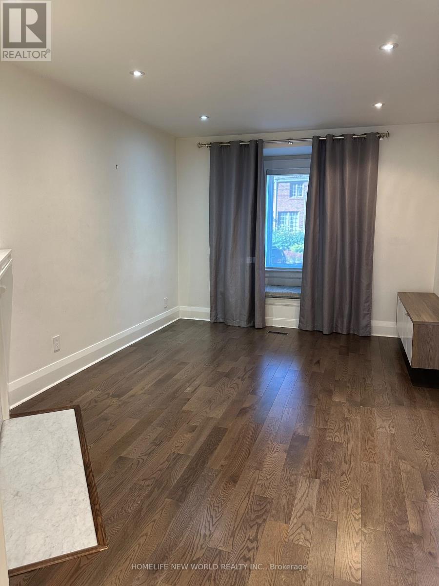 1621 Mount Pleasant Road, Toronto, Ontario  M4N 2V5 - Photo 2 - C12469151