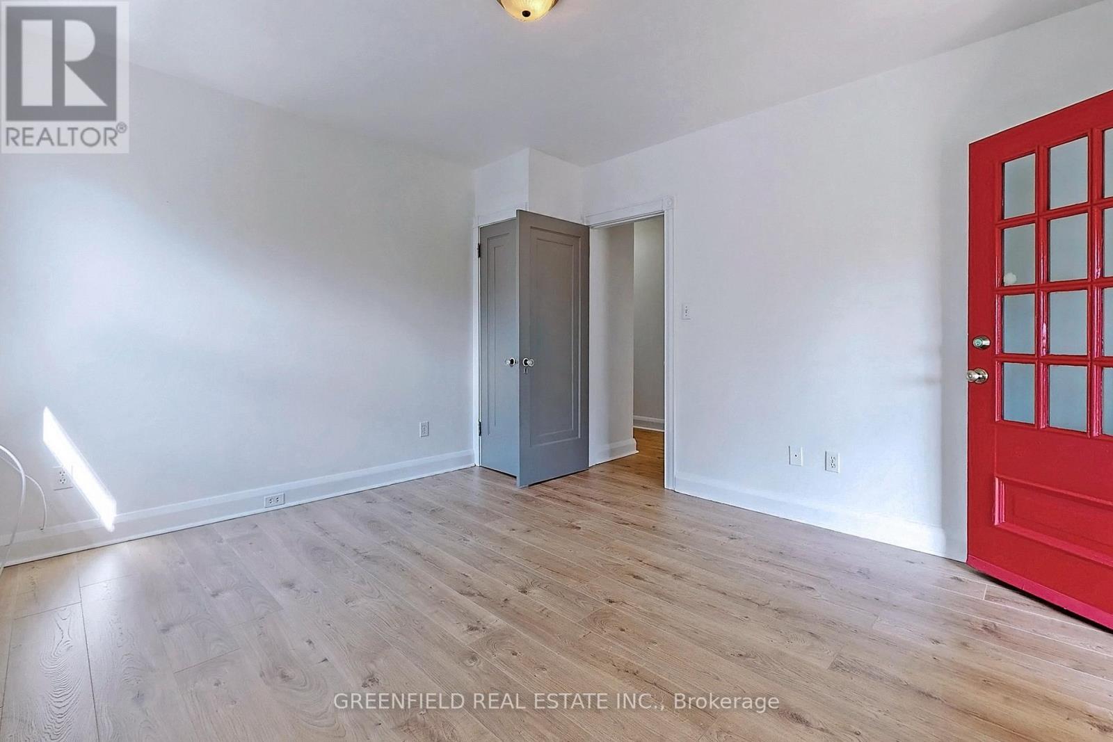 Upper - 1747 Bayview Avenue, Toronto, Ontario  M4G 3C5 - Photo 18 - C12469186