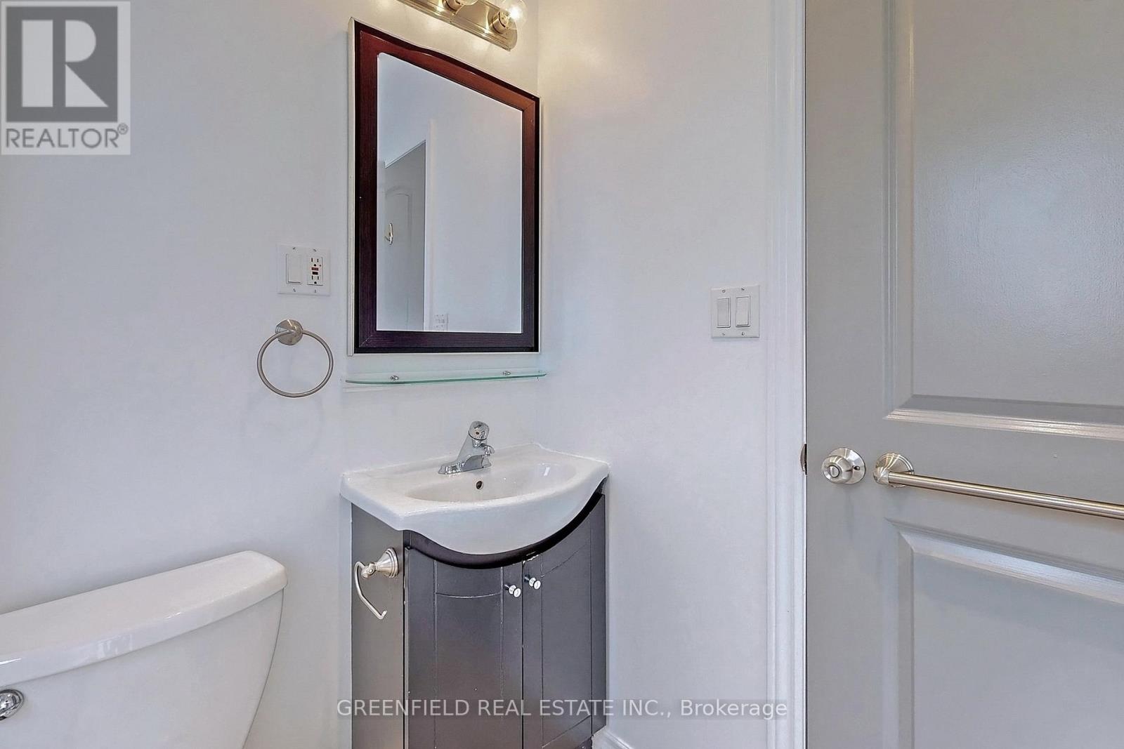 Upper - 1747 Bayview Avenue, Toronto, Ontario  M4G 3C5 - Photo 21 - C12469186