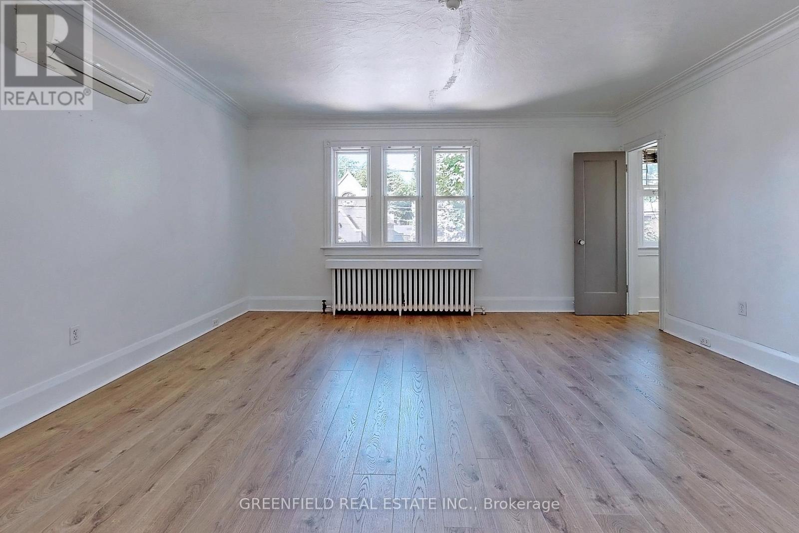 Upper - 1747 Bayview Avenue, Toronto, Ontario  M4G 3C5 - Photo 5 - C12469186