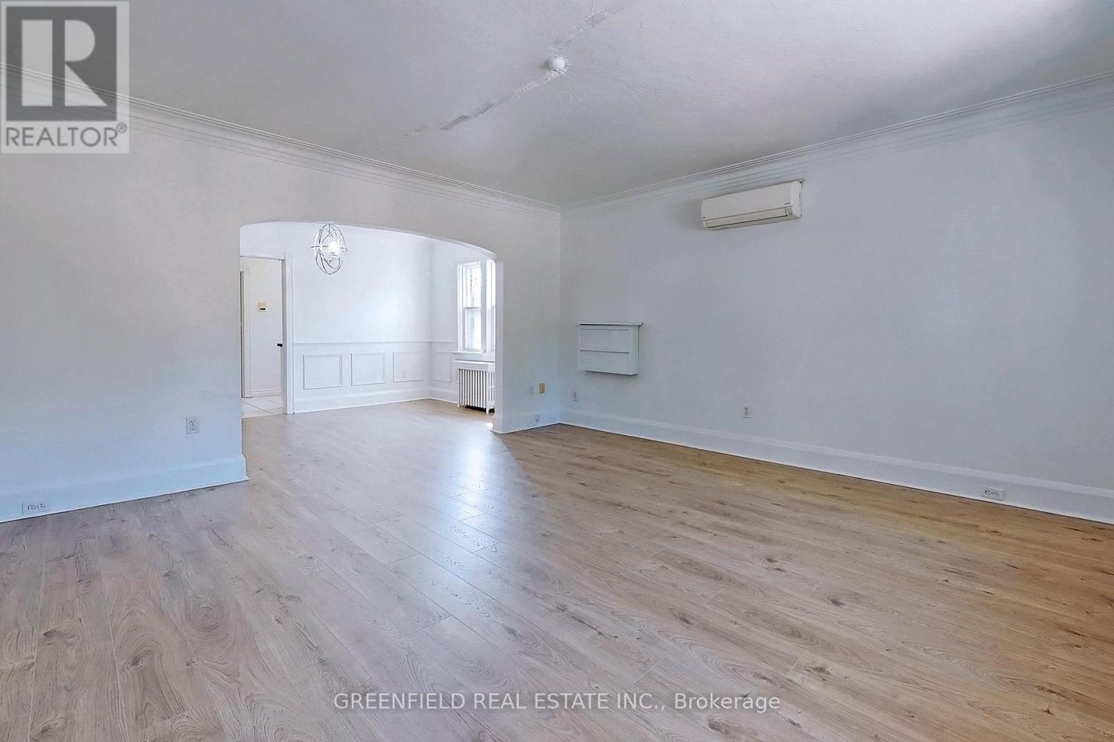 Upper - 1747 Bayview Avenue, Toronto, Ontario  M4G 3C5 - Photo 8 - C12469186