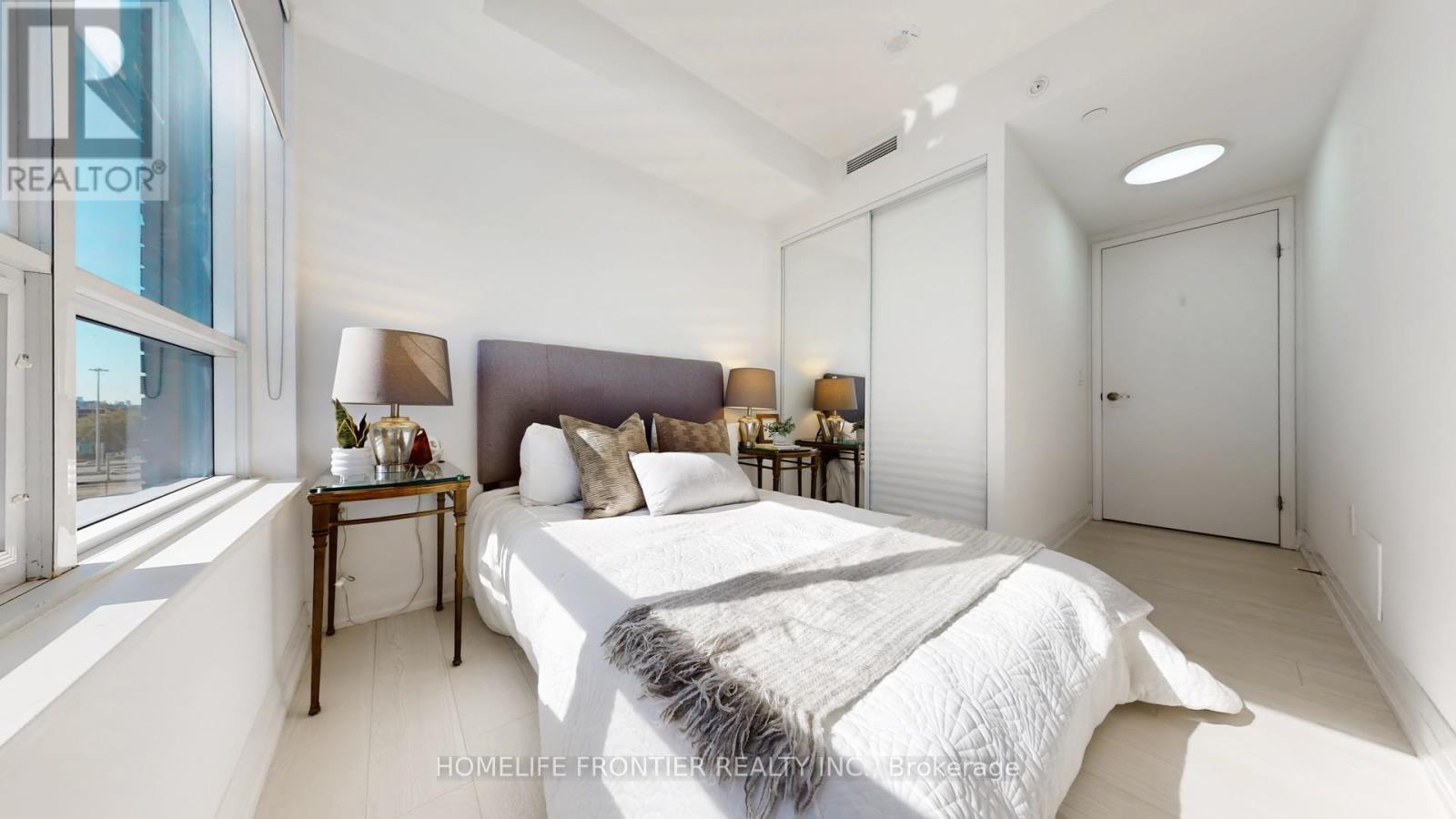 741 - 26 Gibbs Road, Toronto, Ontario  M9B 6L6 - Photo 19 - W12363384