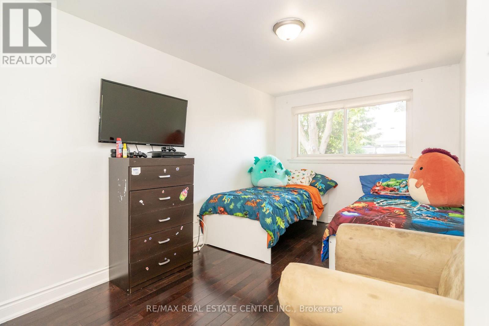 105 Aloma Crescent, Brampton, Ontario  L6T 2N8 - Photo 16 - W12465845