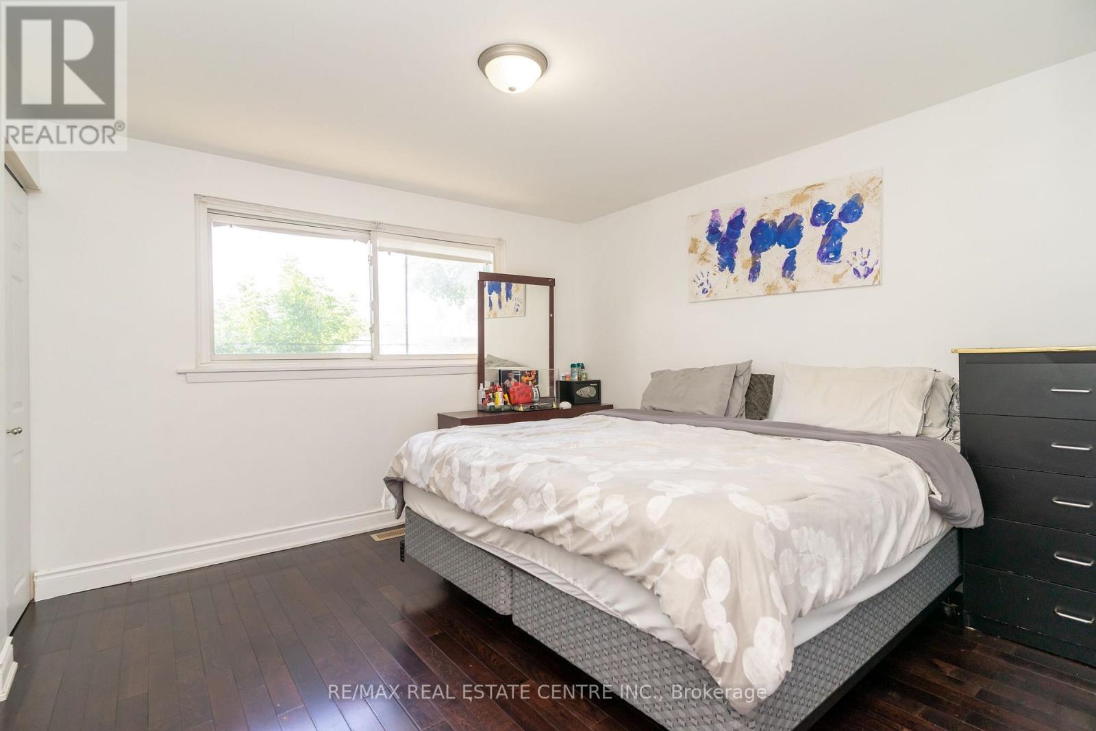 105 Aloma Crescent, Brampton, Ontario  L6T 2N8 - Photo 12 - W12465845