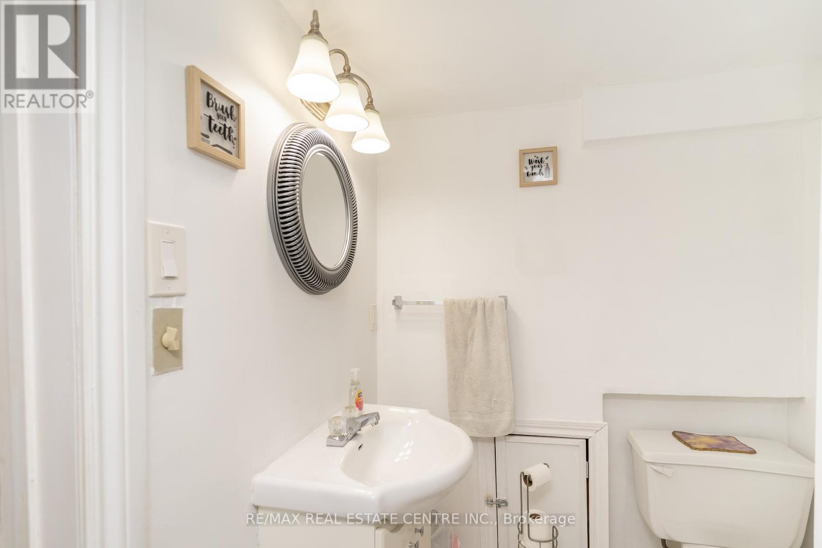 105 Aloma Crescent, Brampton, Ontario  L6T 2N8 - Photo 25 - W12465845