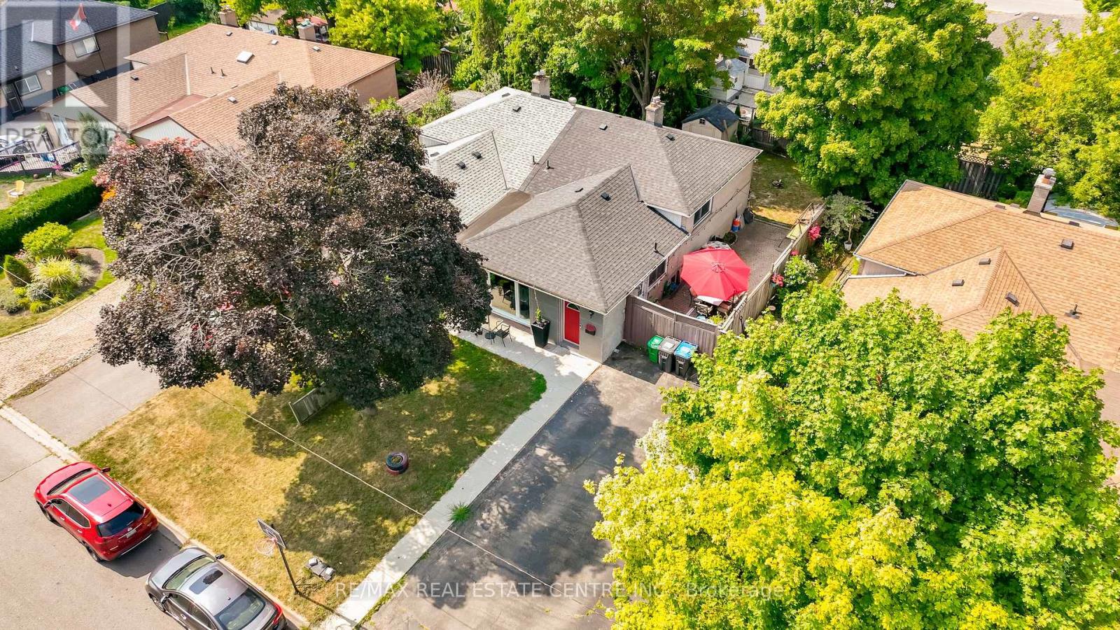 105 Aloma Crescent, Brampton, Ontario  L6T 2N8 - Photo 29 - W12465845