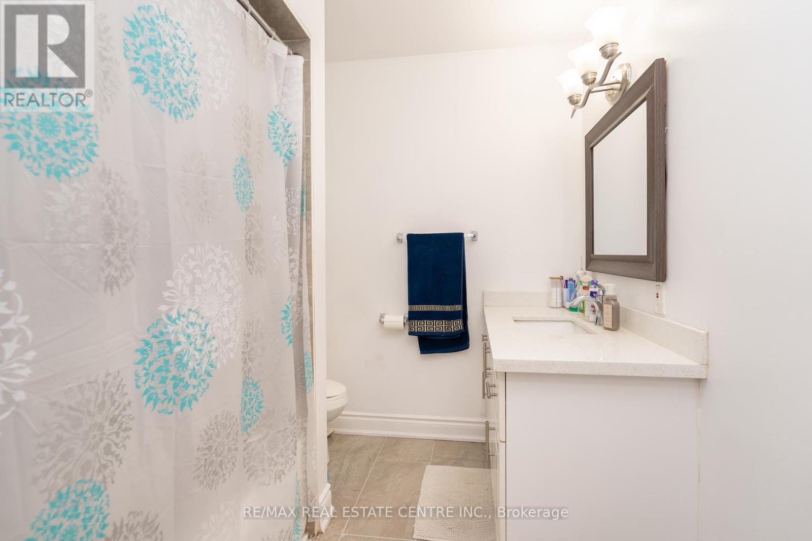 105 Aloma Crescent, Brampton, Ontario  L6T 2N8 - Photo 15 - W12465845