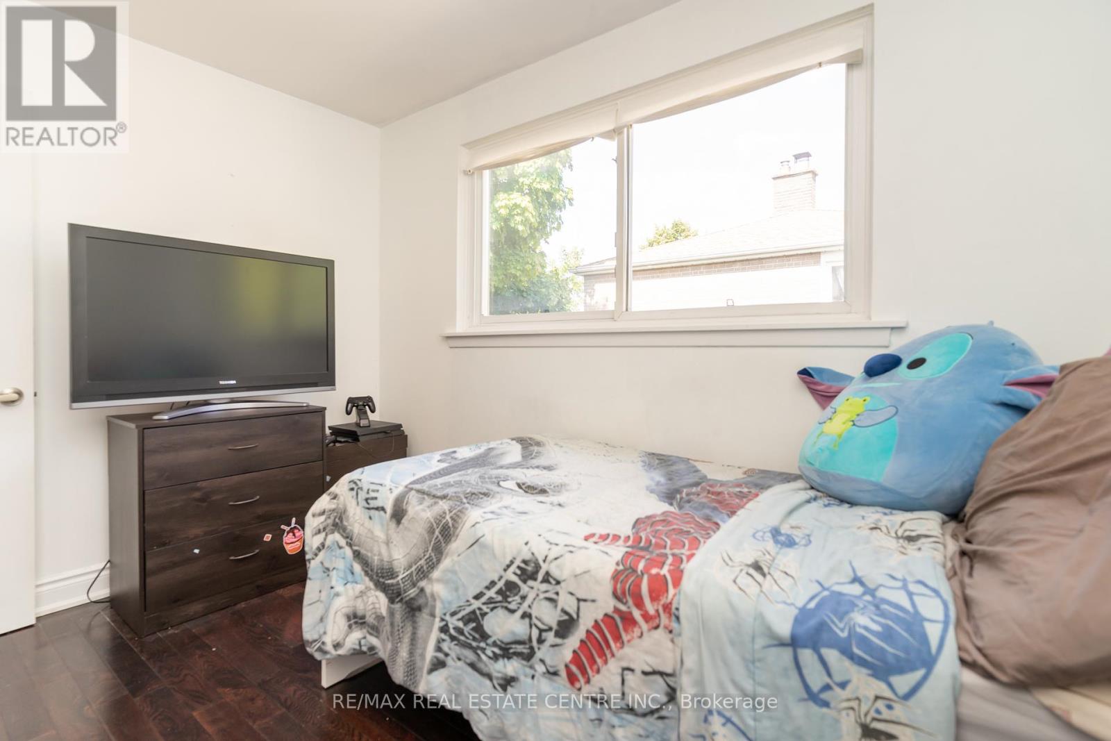 105 Aloma Crescent, Brampton, Ontario  L6T 2N8 - Photo 20 - W12465845