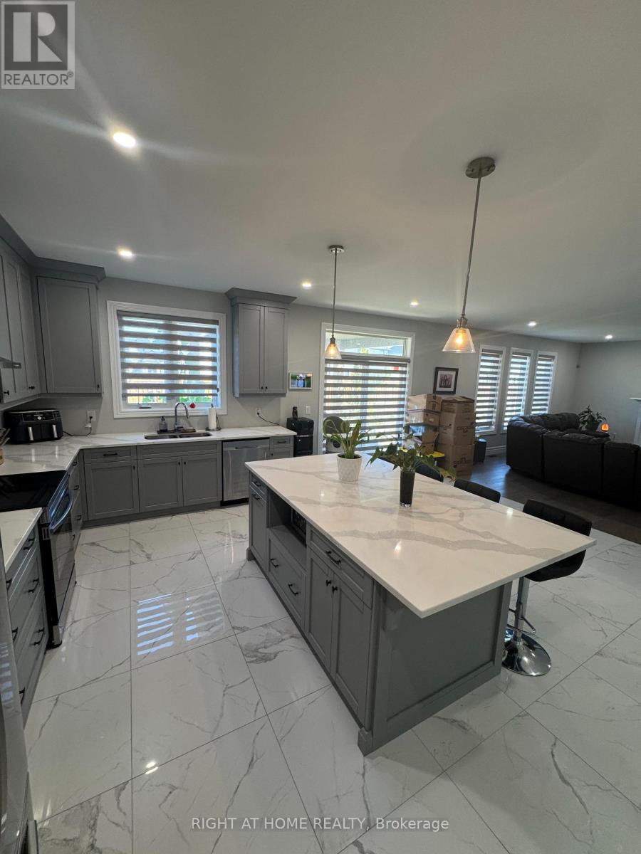 1592 Bowler Drive, Windsor, Ontario  N8S 0A9 - Photo 4 - X12378971