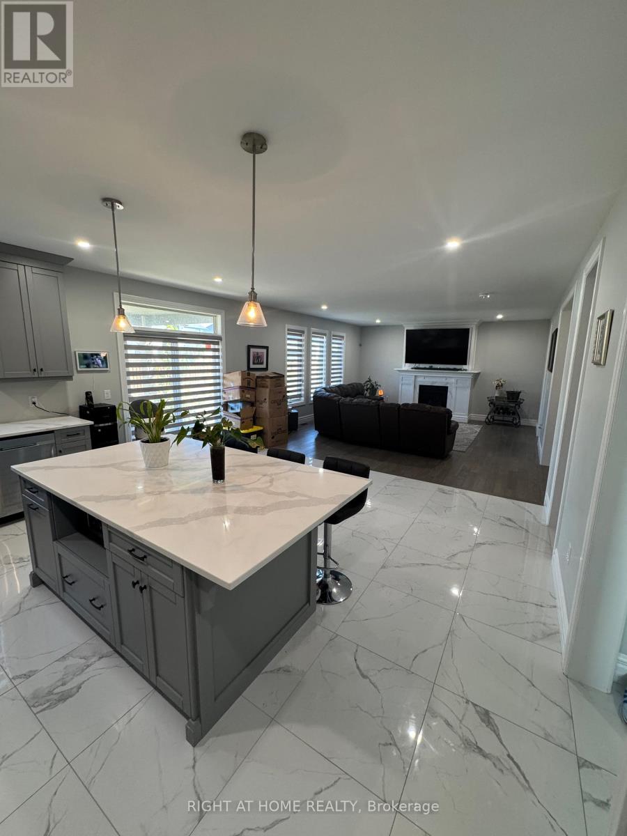 1592 Bowler Drive, Windsor, Ontario  N8S 0A9 - Photo 6 - X12378971