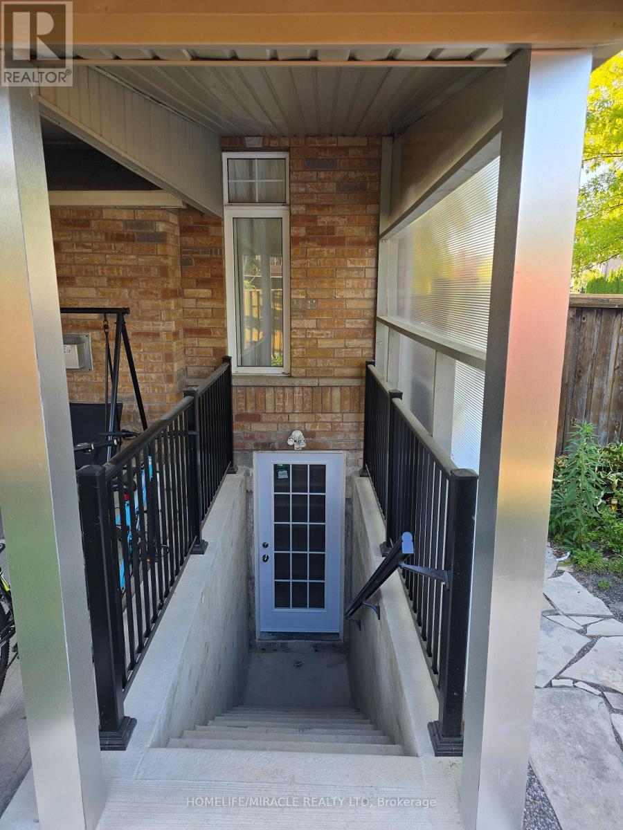 1 Silverado Trail, Vaughan, Ontario  L4H 1V7 - Photo 2 - N12469193