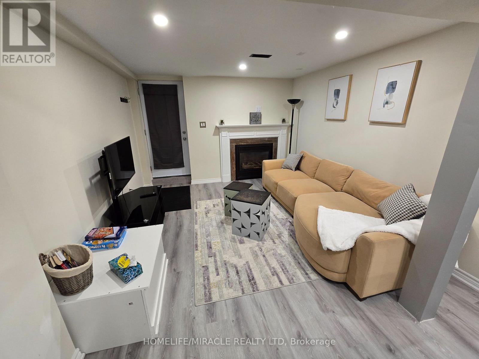 1 Silverado Trail, Vaughan, Ontario  L4H 1V7 - Photo 4 - N12469193