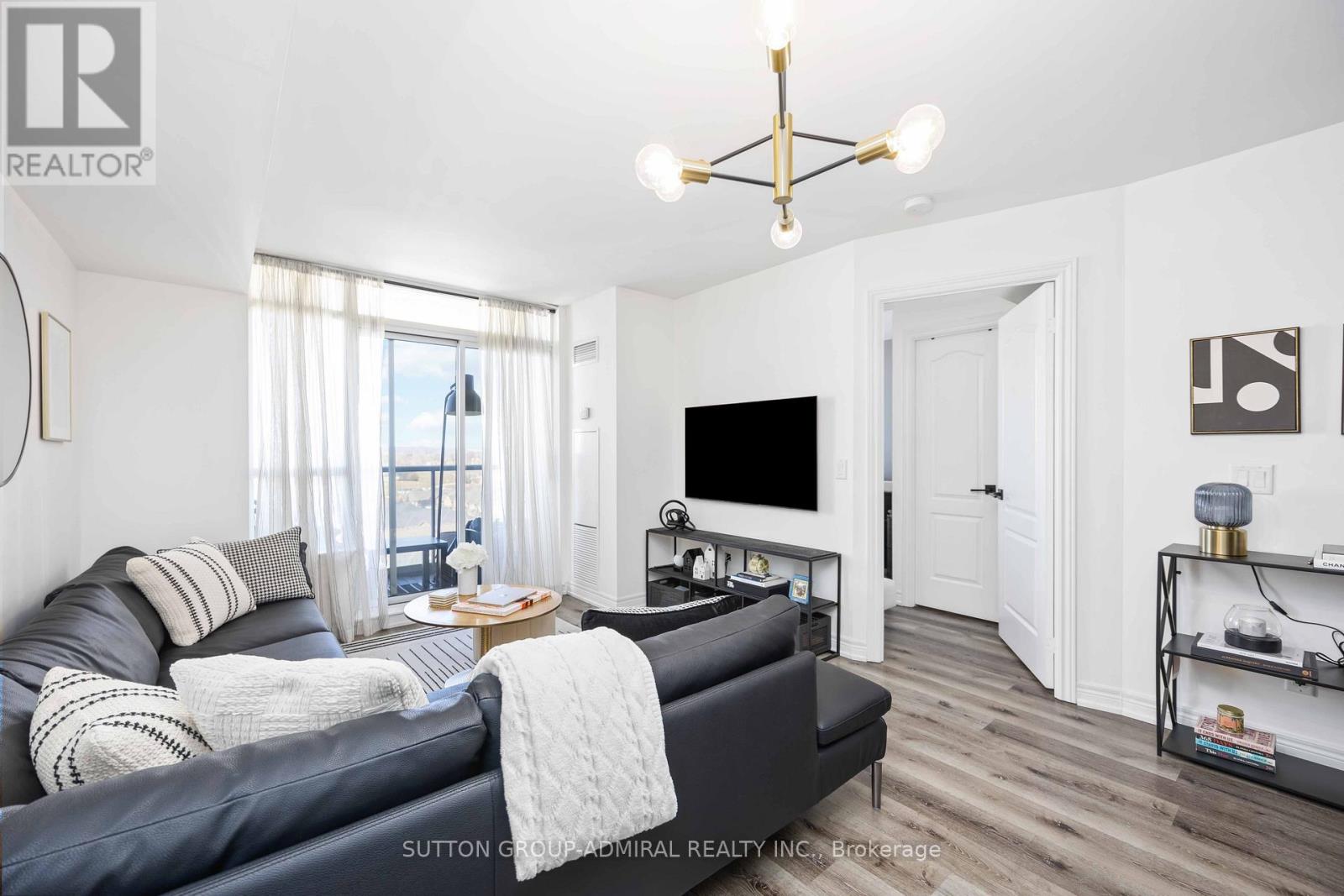1109 - 50 Disera Drive, Vaughan, Ontario  L4J 9E9 - Photo 4 - N12469198