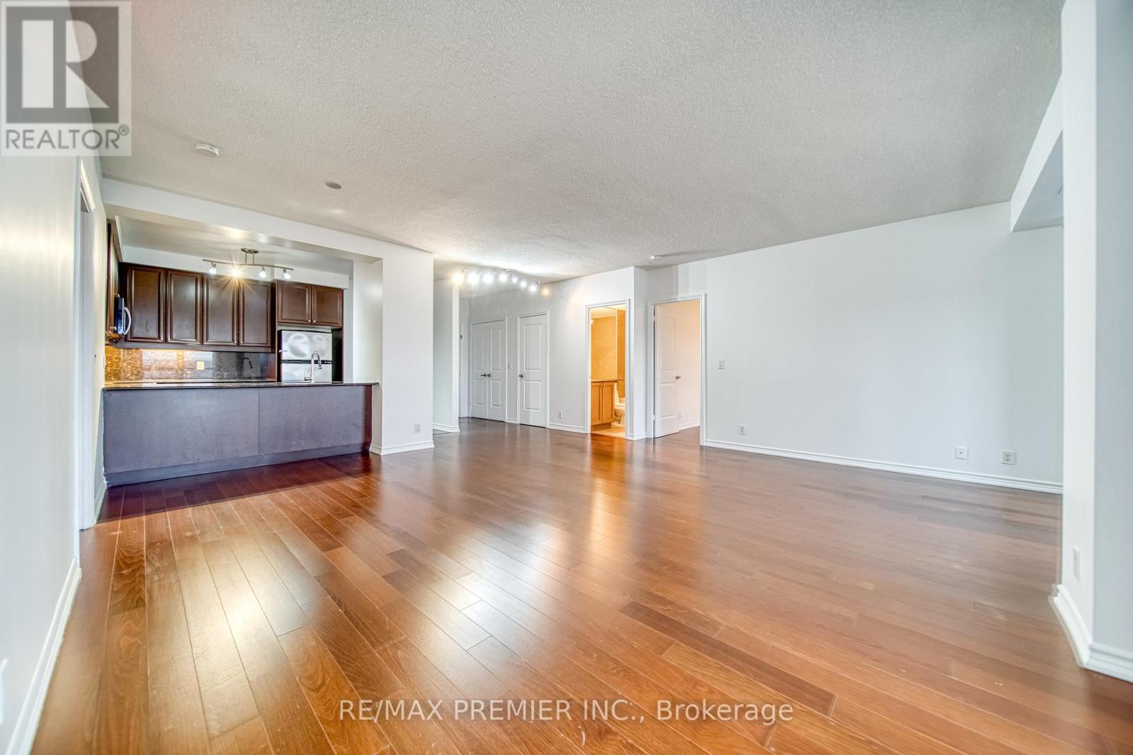 1201 - 9235 Jane Street, Vaughan, Ontario  L6A 0J7 - Photo 10 - N12469228