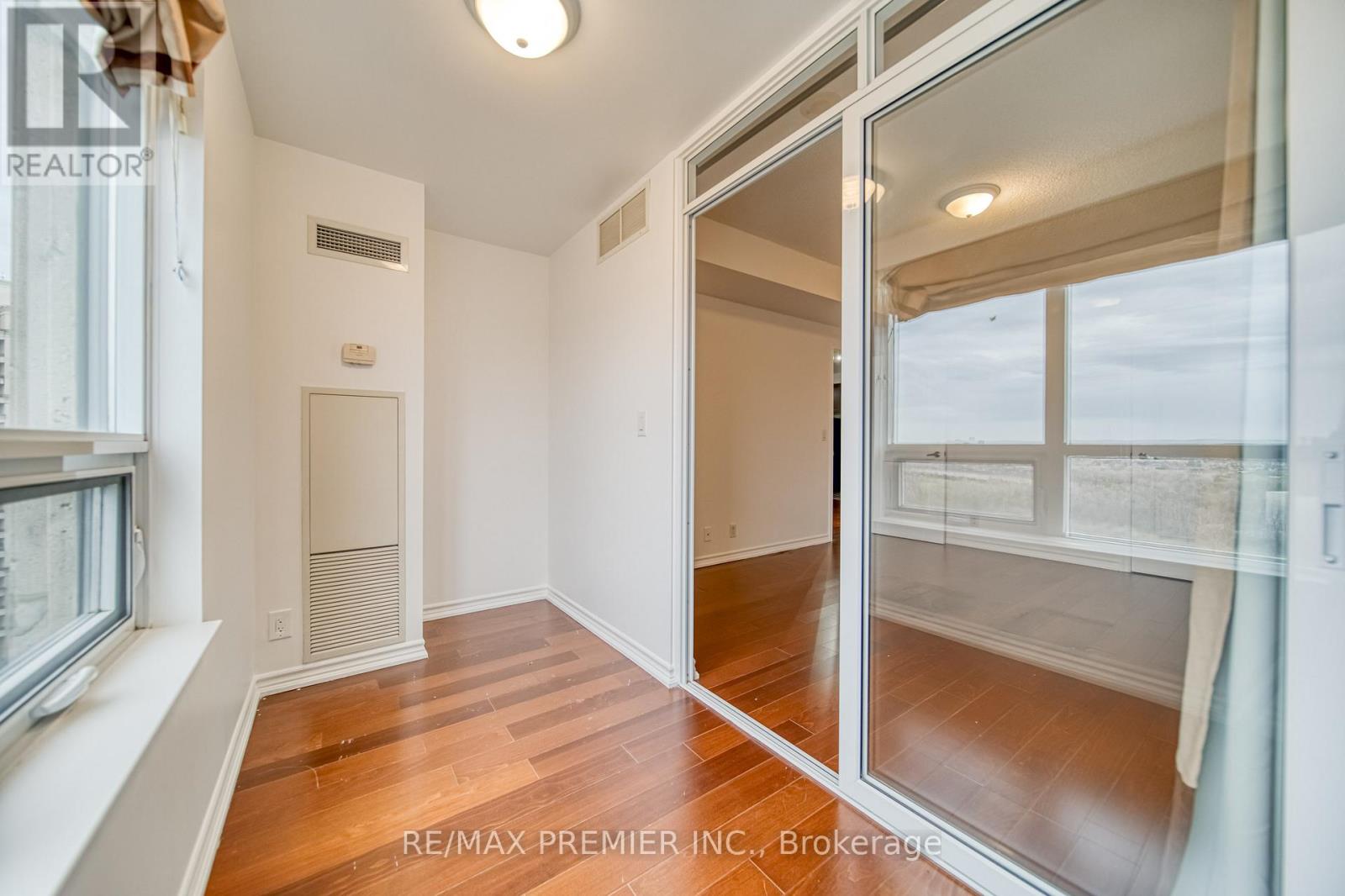 1201 - 9235 Jane Street, Vaughan, Ontario  L6A 0J7 - Photo 33 - N12469228