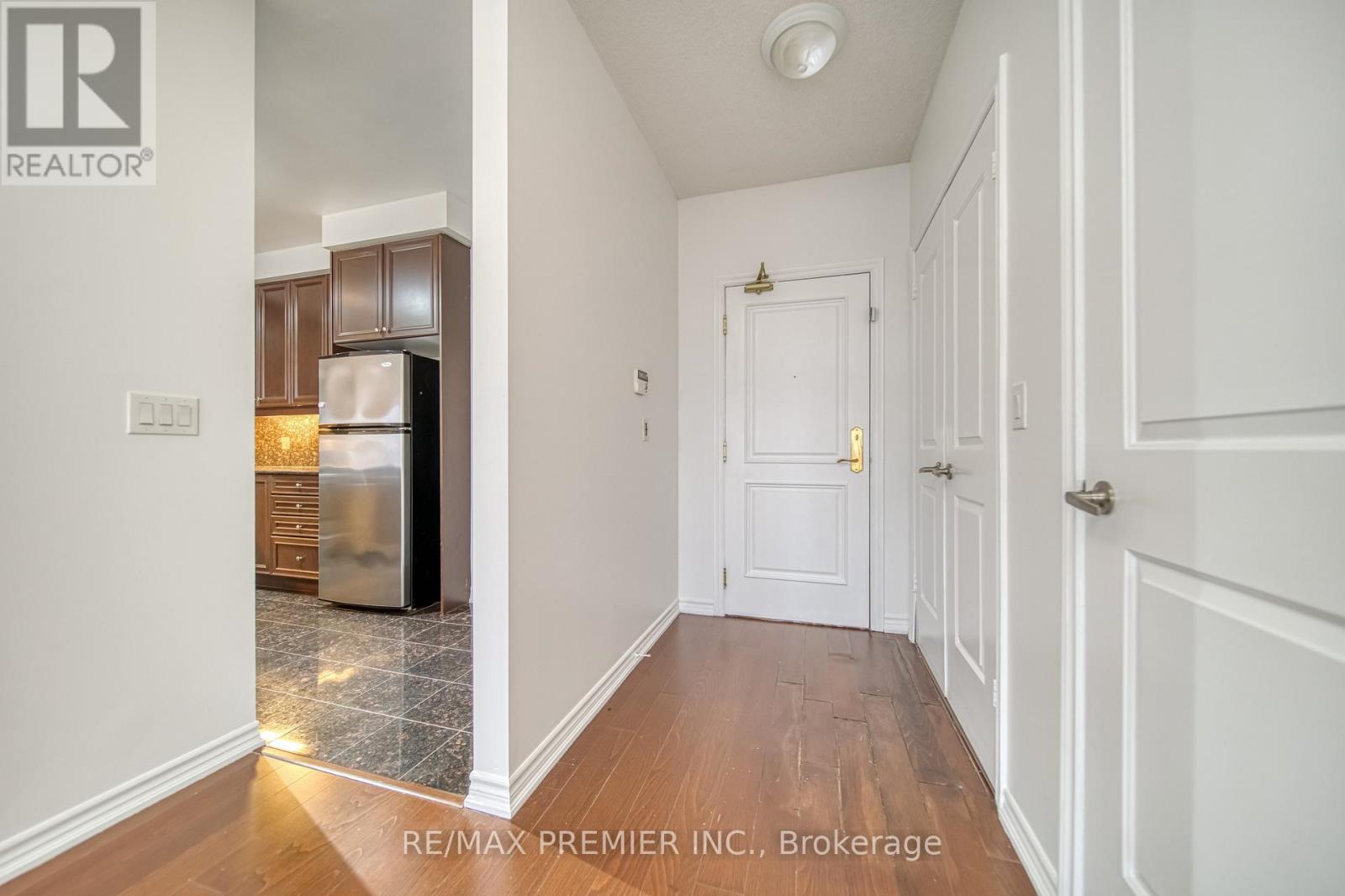 1201 - 9235 Jane Street, Vaughan, Ontario  L6A 0J7 - Photo 6 - N12469228