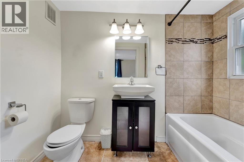 212 William Street, Brantford, Ontario  N3T 3L7 - Photo 15 - 40754602