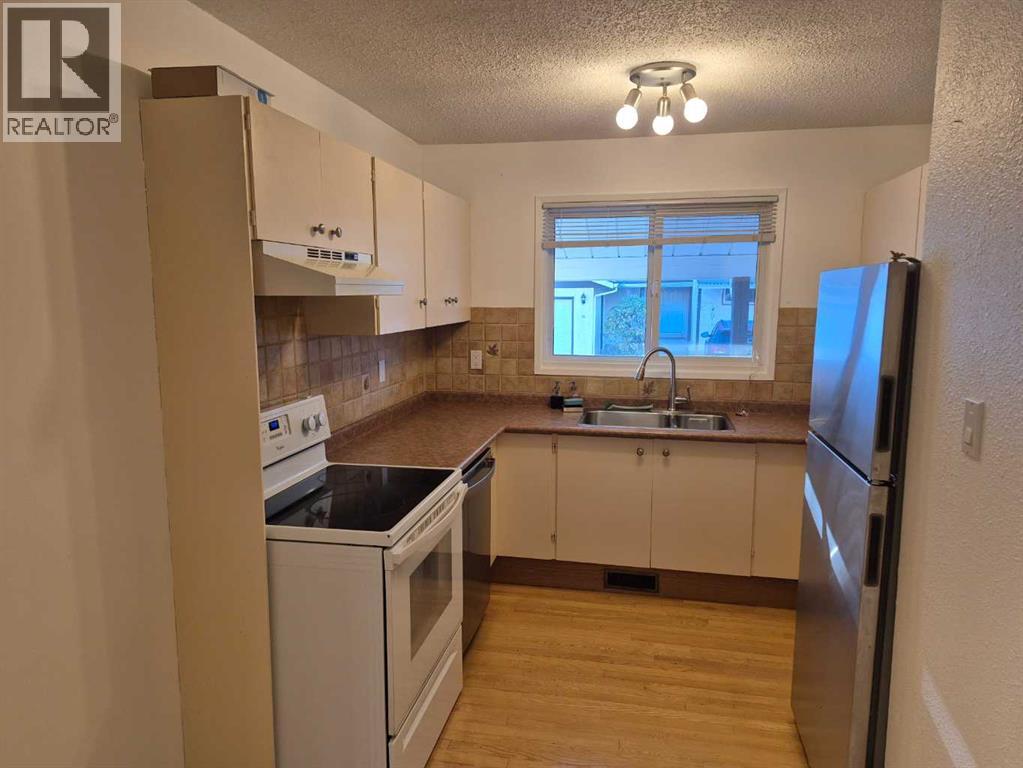1, 20 Laval Boulevard W, Lethbridge, Alberta  T1K 4E4 - Photo 3 - A2265057