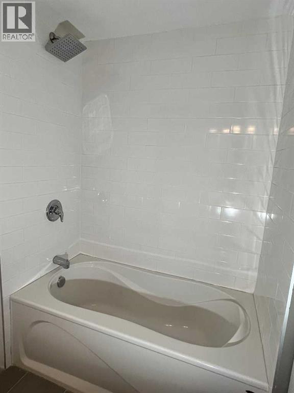 11, 7895 49 Avenue, Red Deer, Alberta  T4P 2B4 - Photo 11 - A2202621