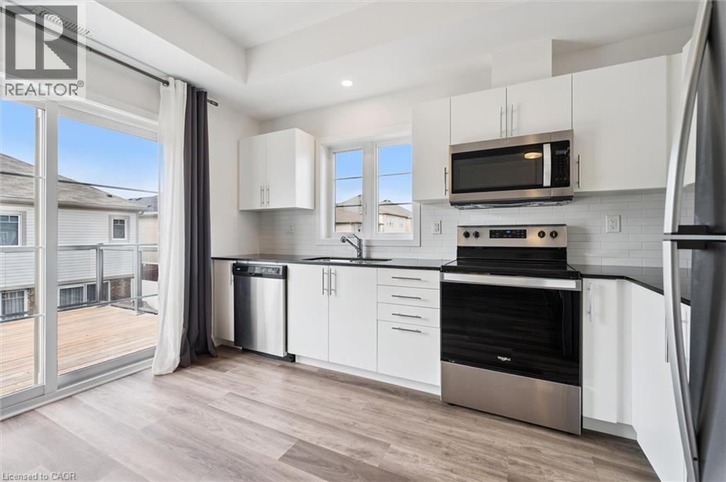 205 West Oak Trail Trail Unit# 39, Kitchener, Ontario  N2R 0R9 - Photo 7 - 40772020