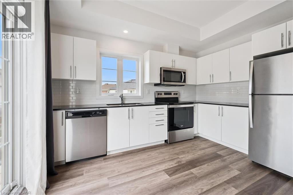 205 West Oak Trail Trail Unit# 39, Kitchener, Ontario  N2R 0R9 - Photo 6 - 40772020