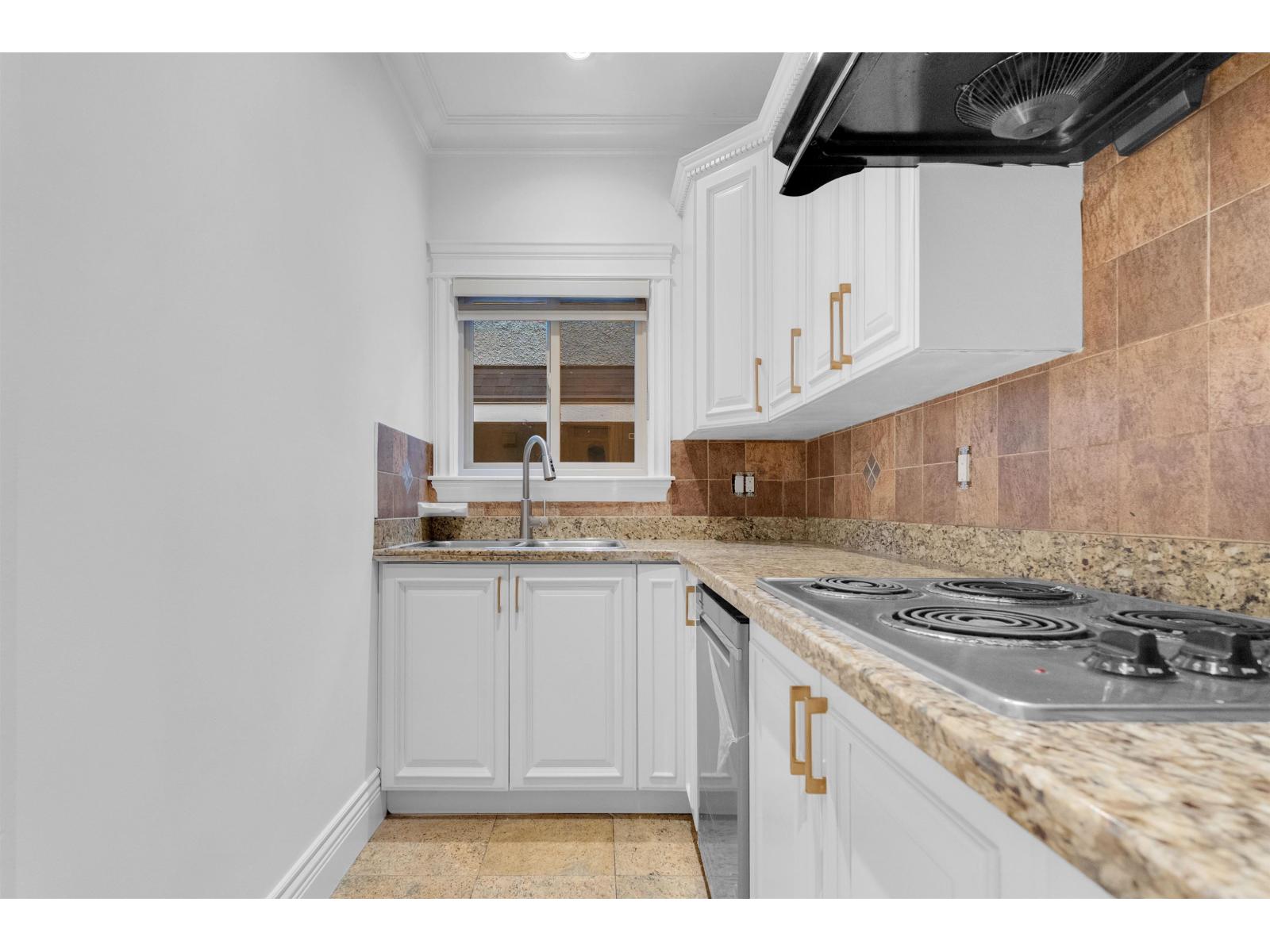 6290 129a Street, Surrey, British Columbia  V3X 1R8 - Photo 8 - R3059550