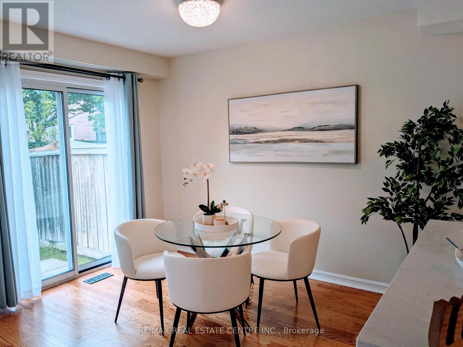 150 - 5030 Heatherleigh Avenue, Mississauga, Ontario  L5V 2G7 - Photo 2 - W12399379