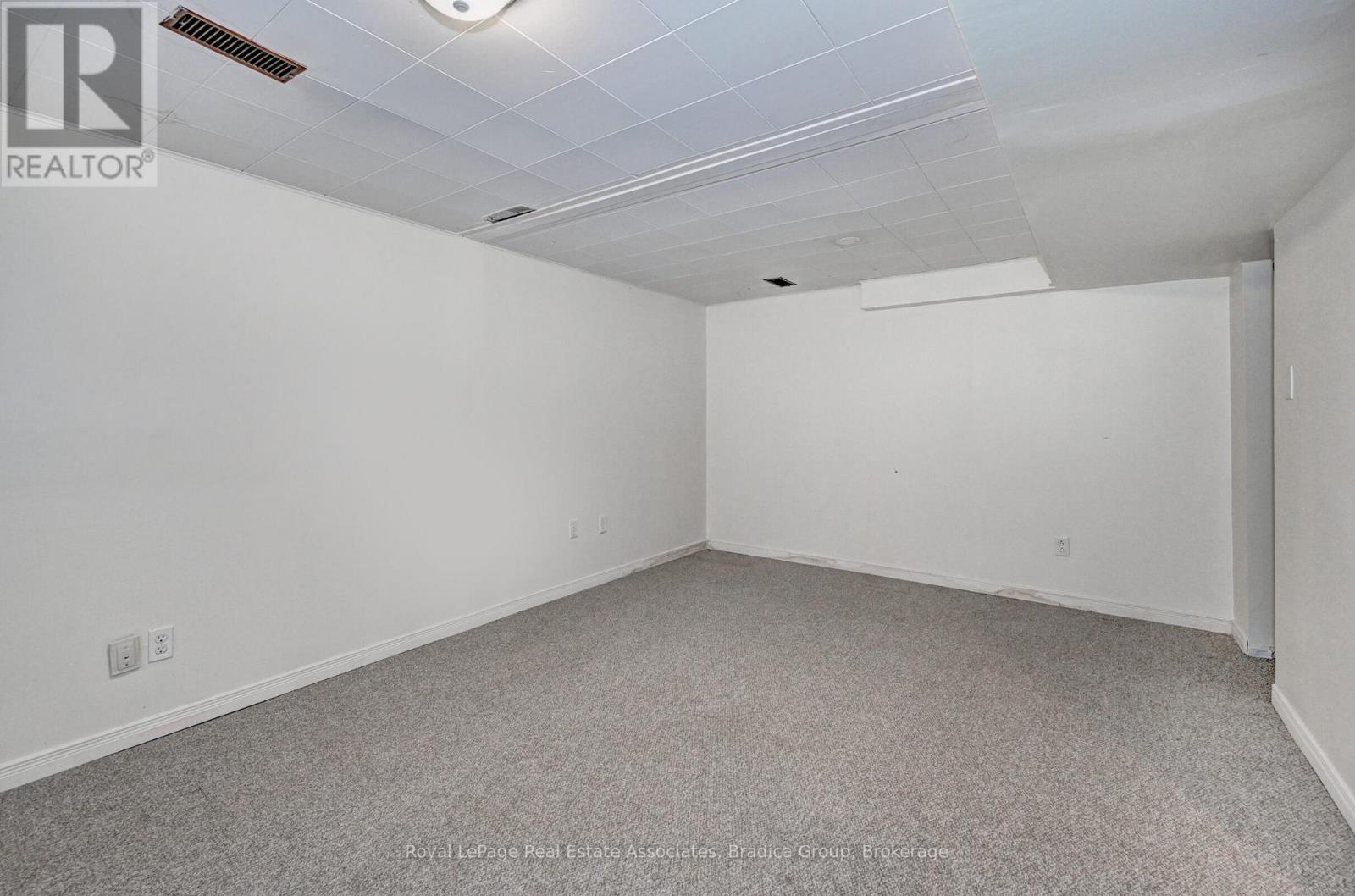 78 Barwood Crescent, Kitchener, Ontario  N2E 1V1 - Photo 22 - X12448427