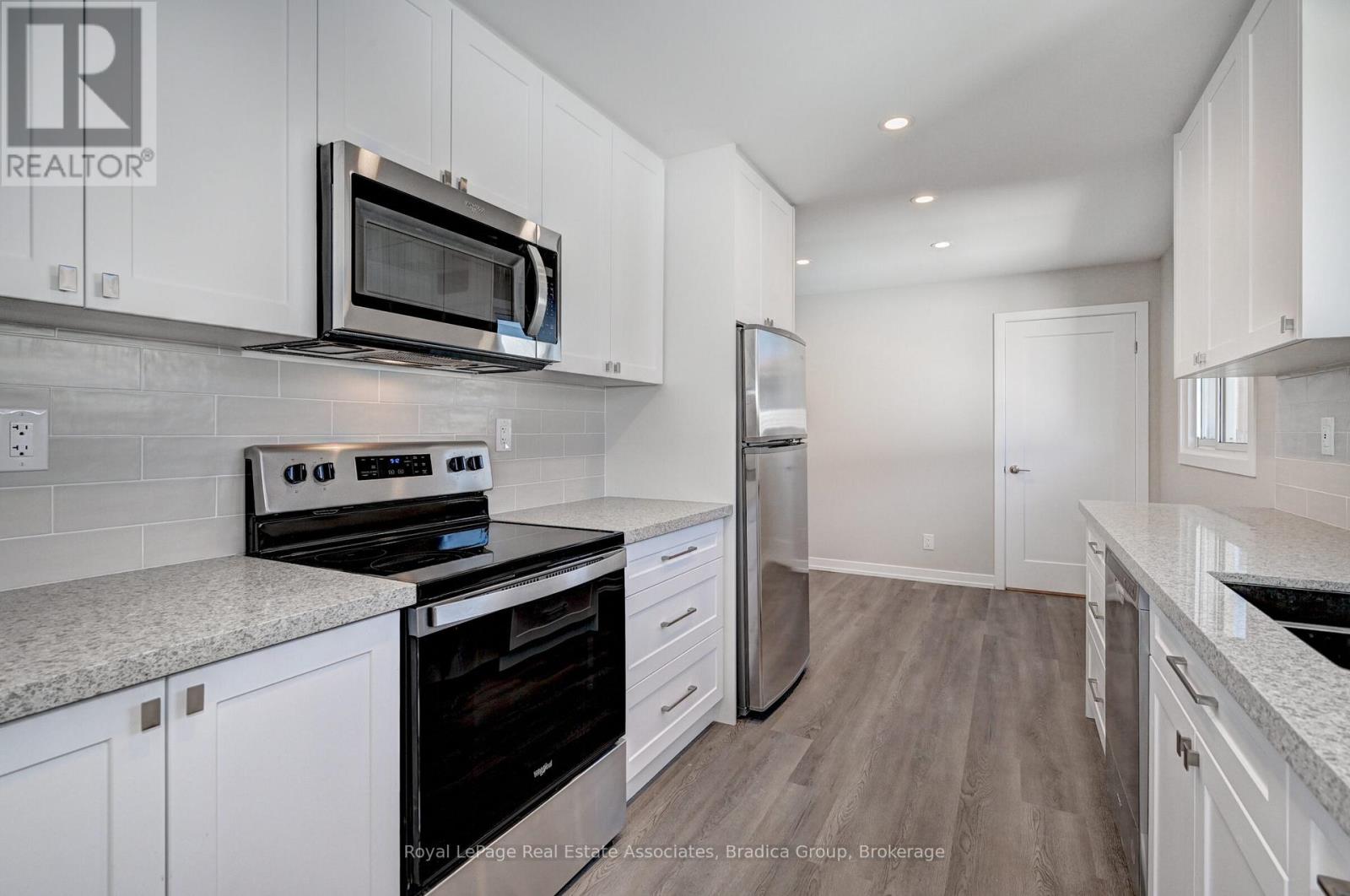 78 Barwood Crescent, Kitchener, Ontario  N2E 1V1 - Photo 17 - X12448427