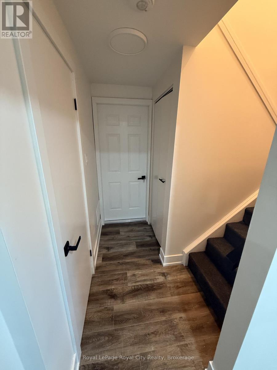 Lower - 380 Ironwood Road, Guelph (Kortright West), Ontario  N1G 3N8 - Photo 6 - X12469255