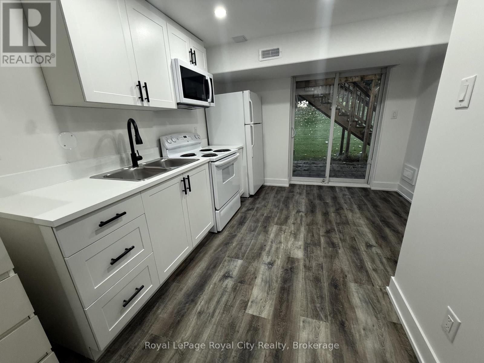 Lower - 380 Ironwood Road, Guelph (Kortright West), Ontario  N1G 3N8 - Photo 9 - X12469255