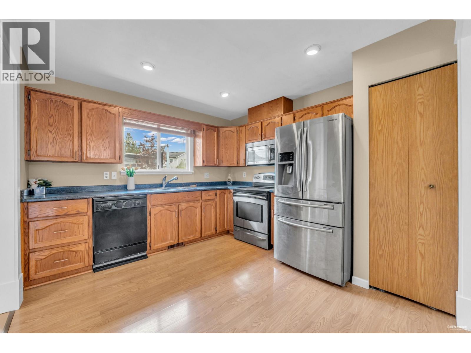 23369 117b Avenue, Maple Ridge, British Columbia  V2X 0B9 - Photo 13 - R3059490