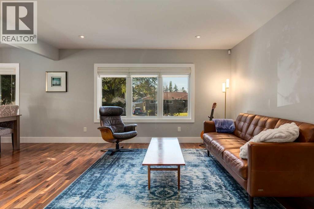 32 Calandar Road Nw, Calgary, Alberta  T2L 0P6 - Photo 6 - A2264826