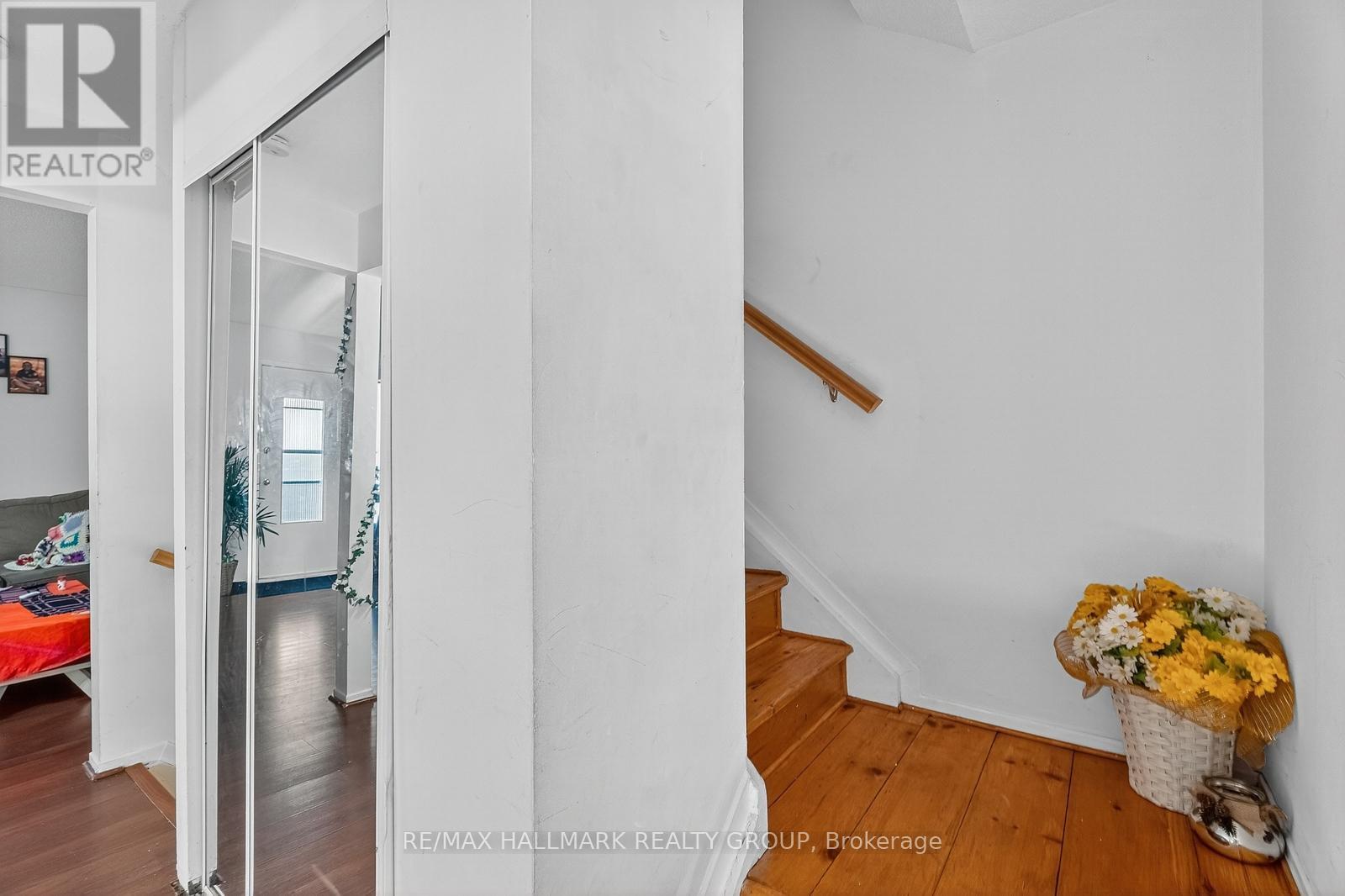 1773 Meadowbrook Road, Ottawa, Ontario  K1B 4W6 - Photo 9 - X12469270
